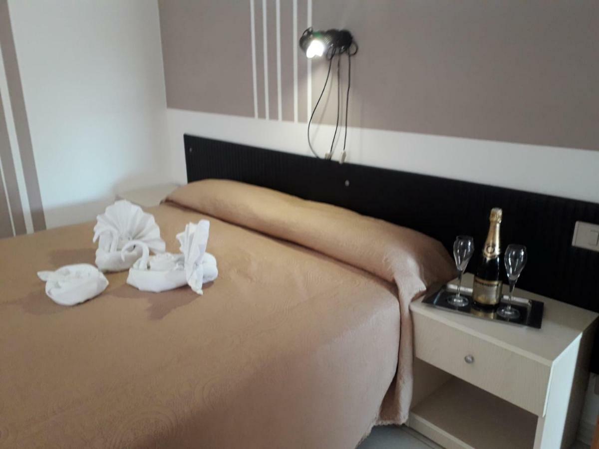 Hotel Santa Caterina Gizzeria Zewnętrze zdjęcie